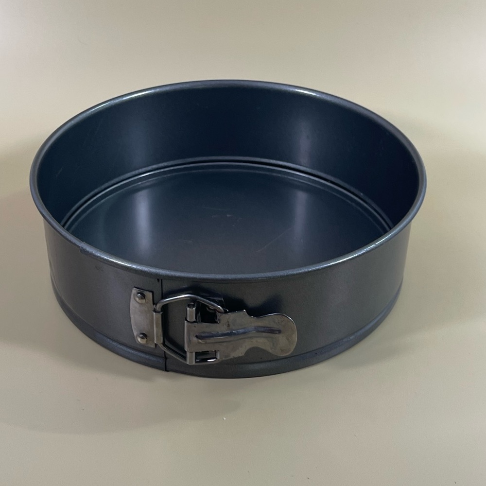 Springform Cheesecake Pan 9"x 3" - Picture 9 of 11